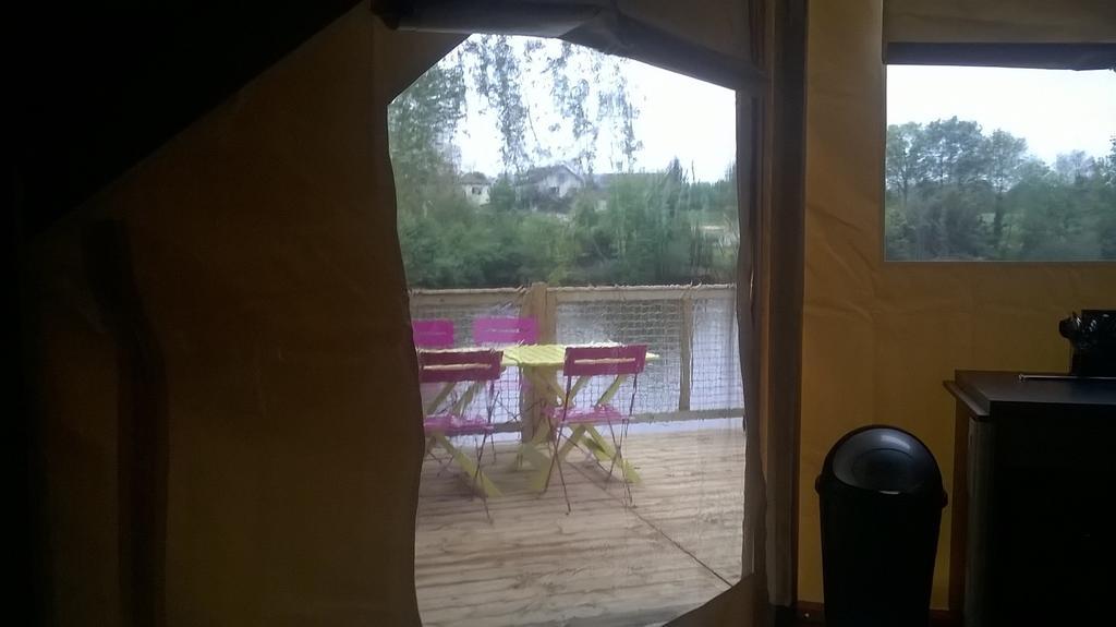 Camping Des Ribieres กงโฟลองส์ ภายนอก รูปภาพ