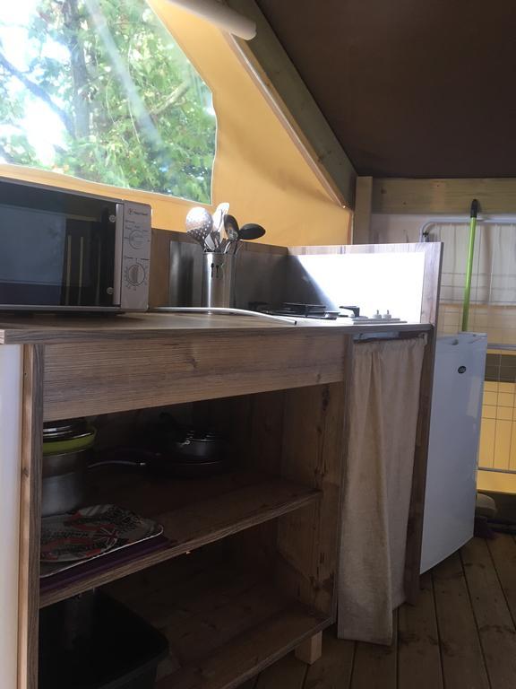 Camping Des Ribieres กงโฟลองส์ ภายนอก รูปภาพ