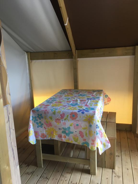 Camping Des Ribieres กงโฟลองส์ ภายนอก รูปภาพ