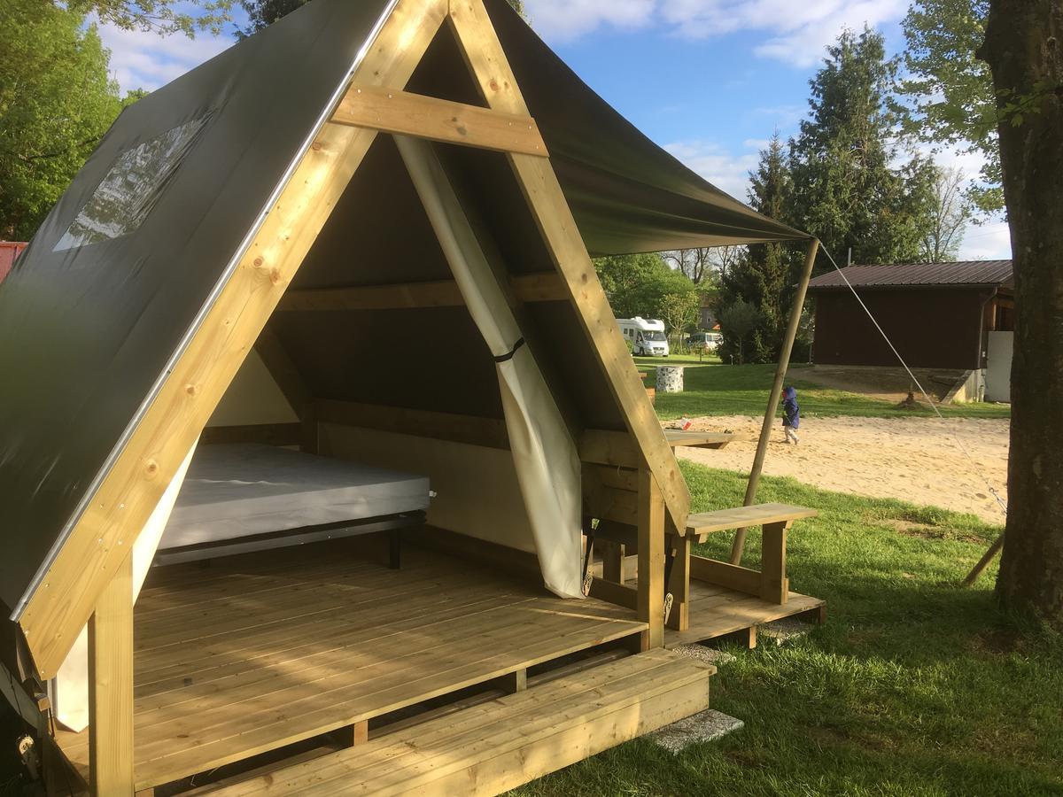 Camping Des Ribieres กงโฟลองส์ ภายนอก รูปภาพ