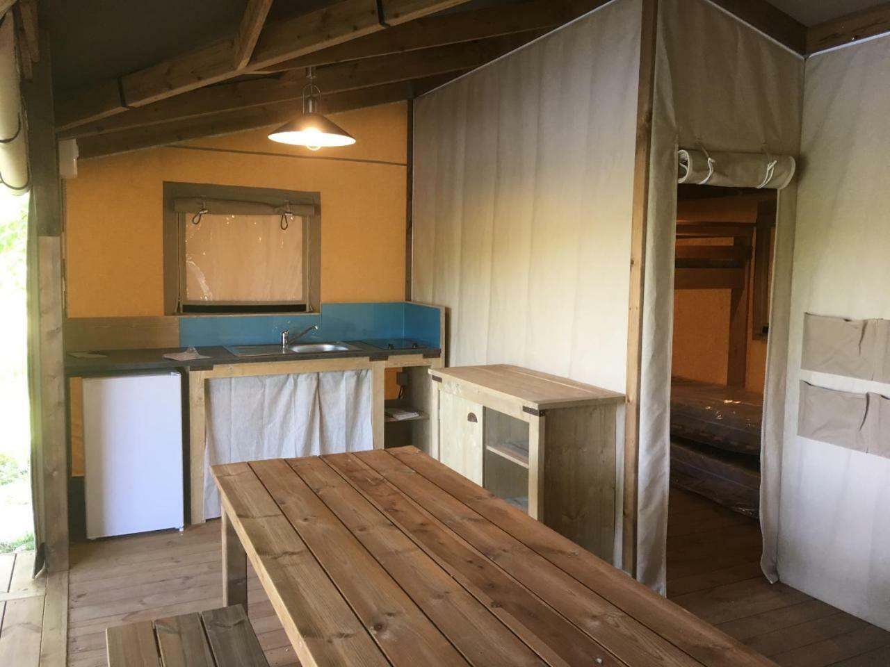 Camping Des Ribieres กงโฟลองส์ ภายนอก รูปภาพ